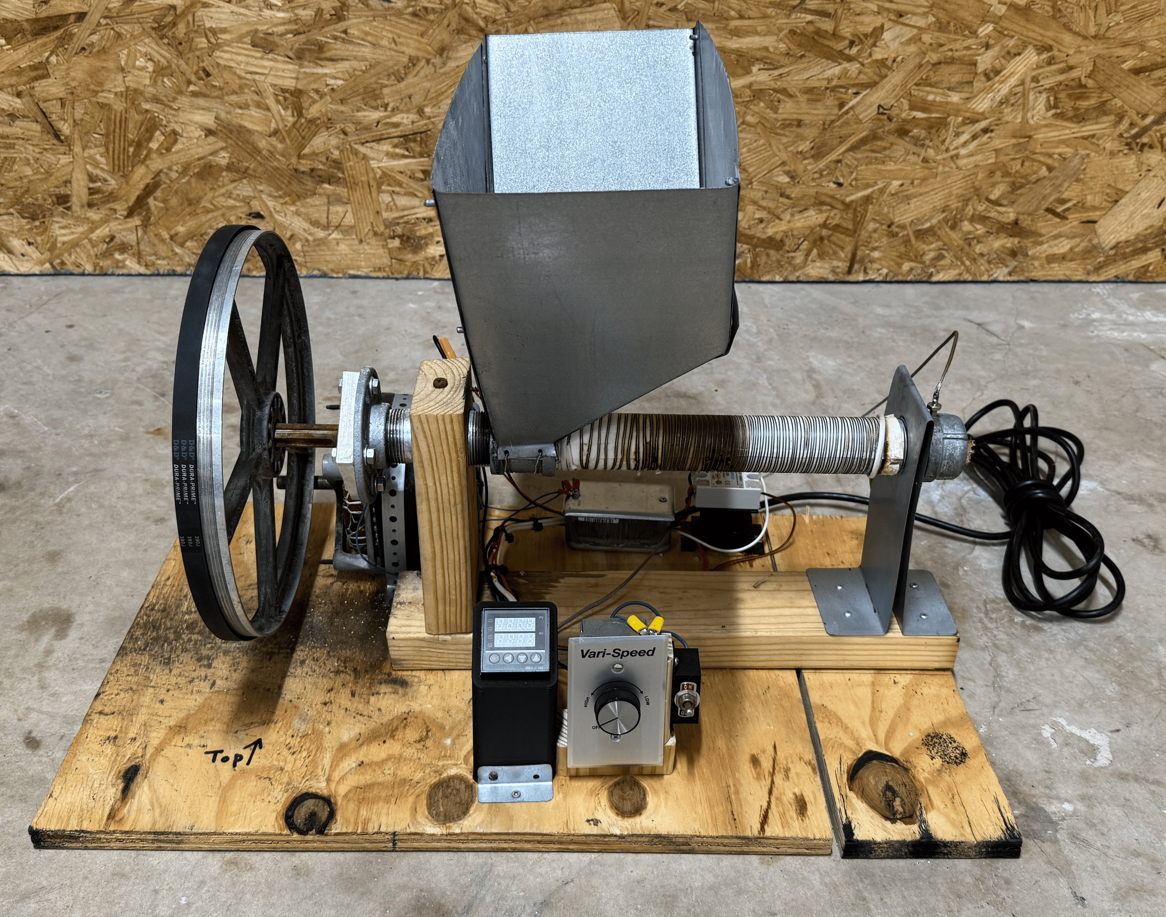 Plastic extrusion machine